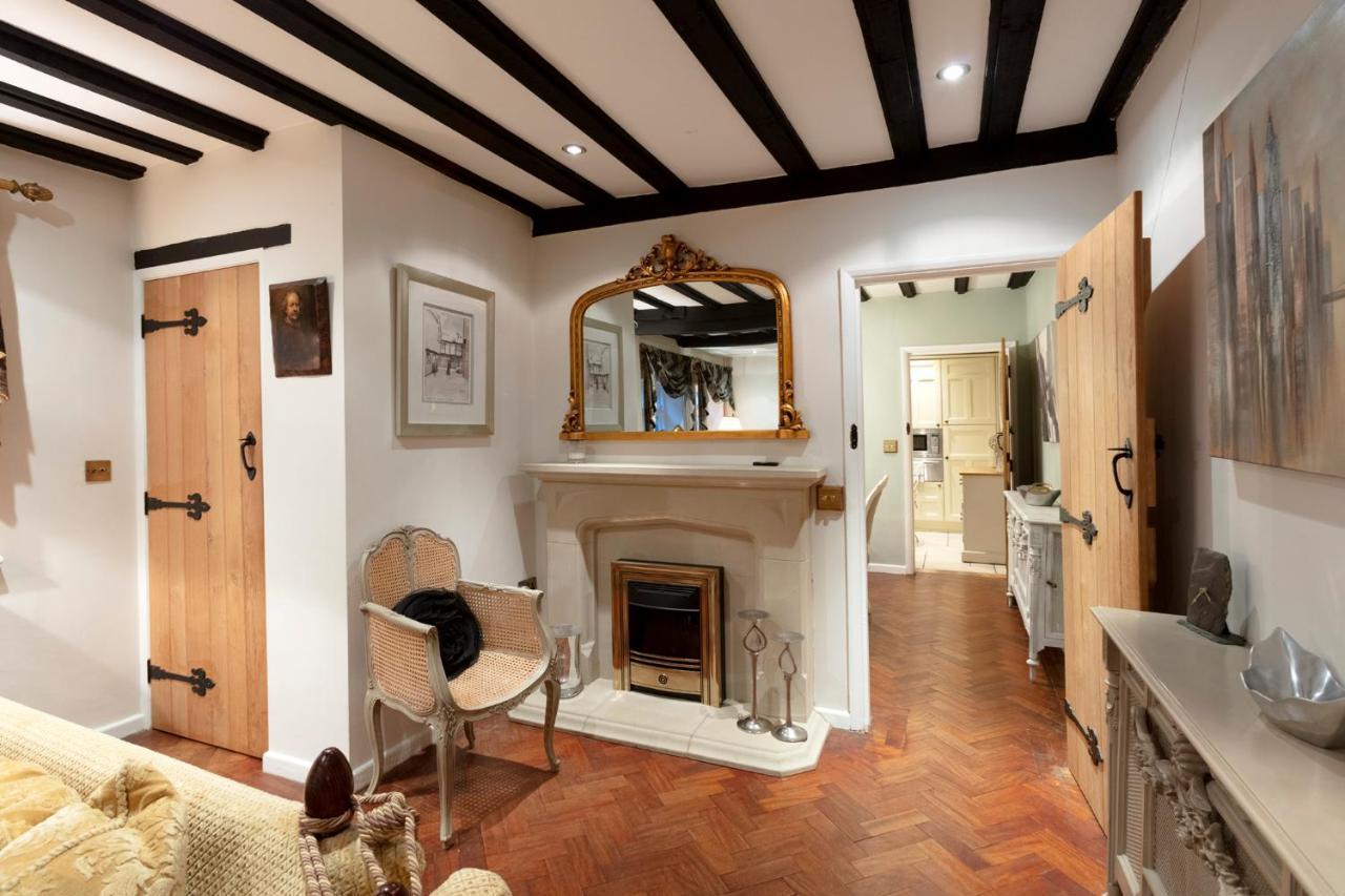 Villa Luxury Eton House, 5 Minute Walk To Windsor Castle Extérieur photo