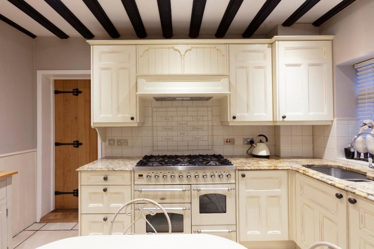 Villa Luxury Eton House, 5 Minute Walk To Windsor Castle Extérieur photo