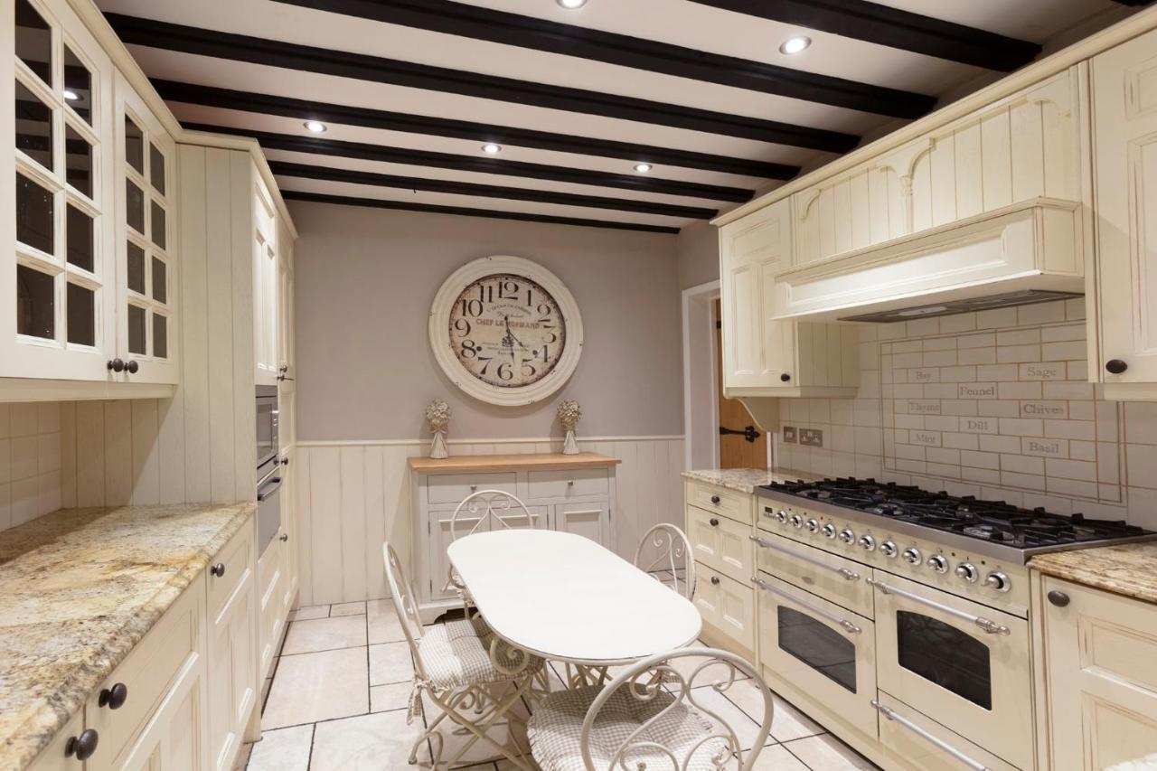 Villa Luxury Eton House, 5 Minute Walk To Windsor Castle Extérieur photo
